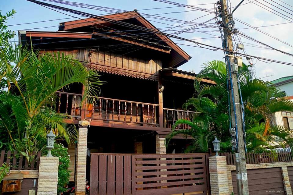 チェンライ フアン カウィン Est 58 ラーンナー ホーム&コレクション【SHA Extra+認定】 Bed & Breakfast エクステリア 写真