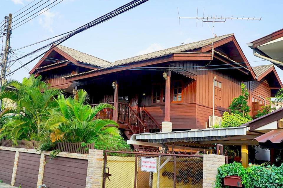 チェンライ フアン カウィン Est 58 ラーンナー ホーム&コレクション【SHA Extra+認定】 Bed & Breakfast エクステリア 写真